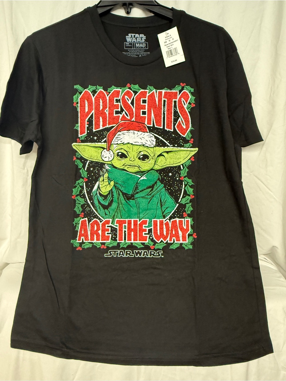 Star Wars Men’s Presents Are The Way Baby Yoda Graphic Tee Size Large NWT